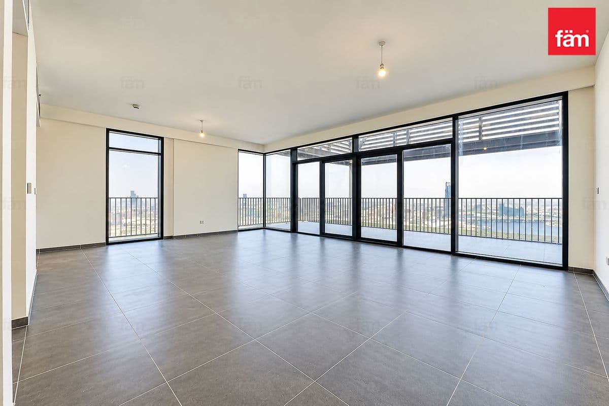 Top Floor|Vacant| Water And Burj Khalifa View