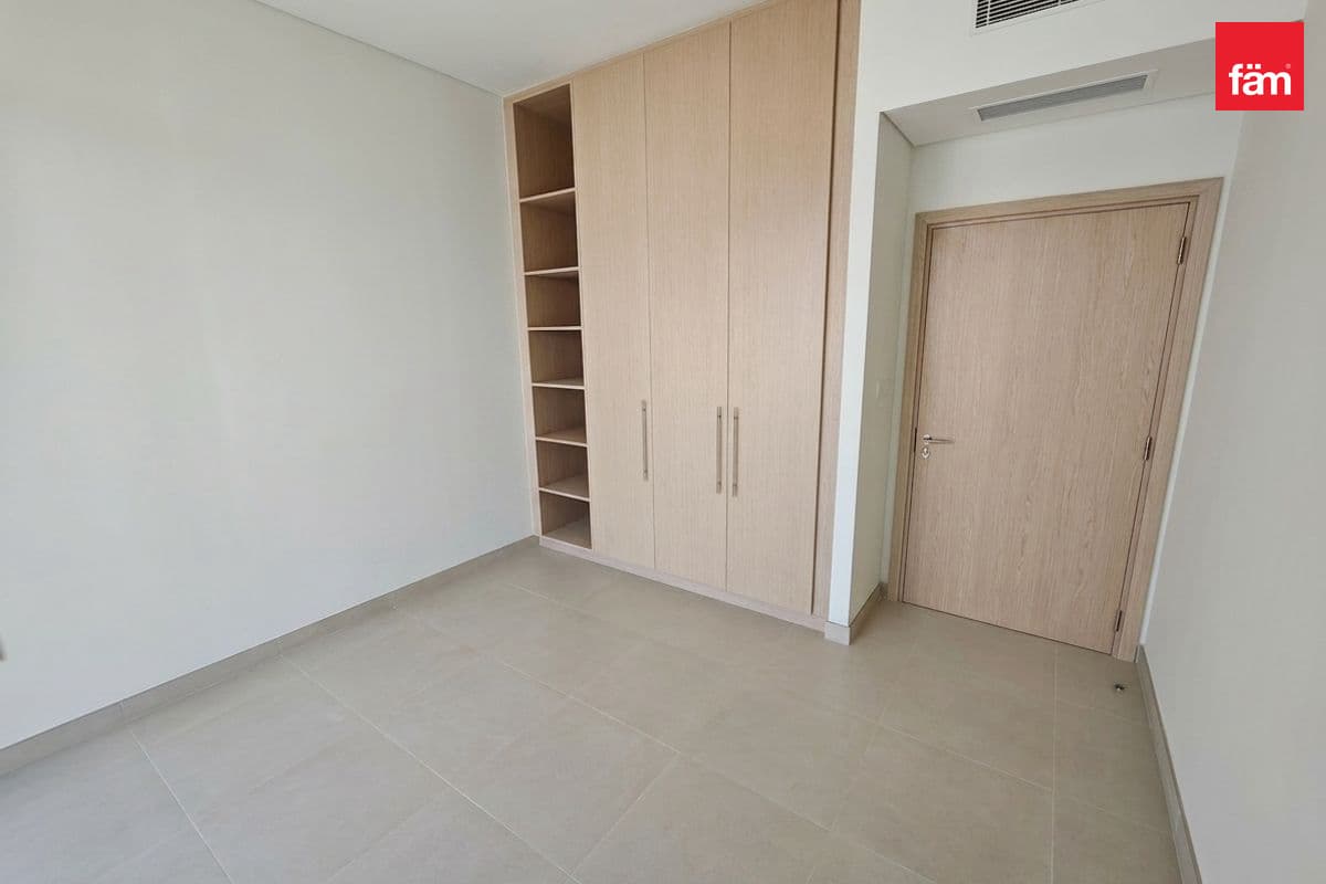 4 bedroom penthouse in Golf Heights, photograph 13 of 20