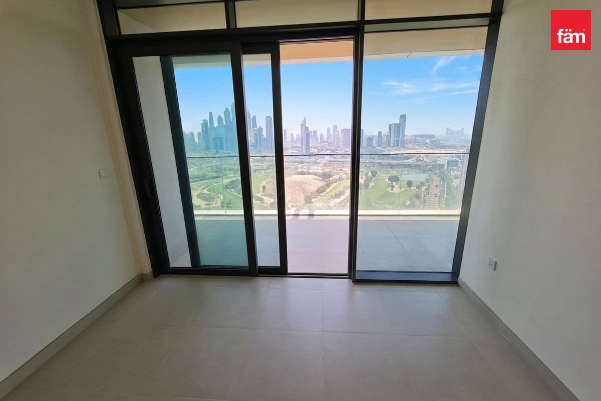 4 bedroom penthouse in Golf Heights, photograph 9 of 20
