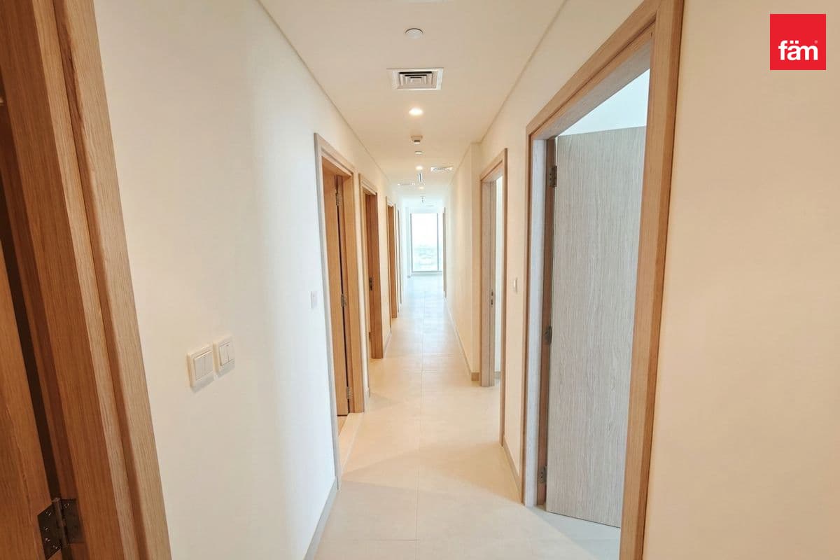 4 bedroom penthouse in Golf Heights, photograph 20 of 20