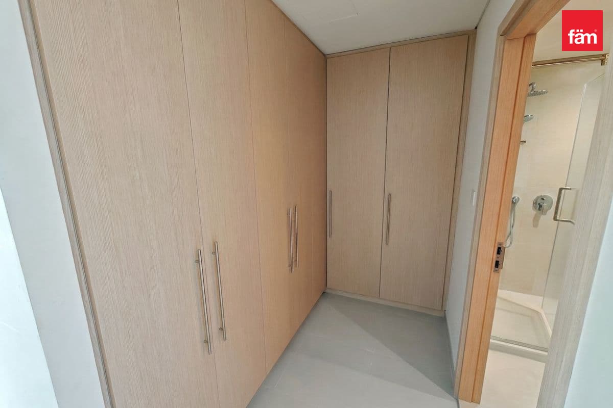 4 bedroom penthouse in Golf Heights, photograph 17 of 20