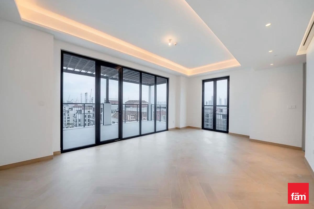 5 bedroom penthouse in Le Ciel Building 1, photograph 8 of 20