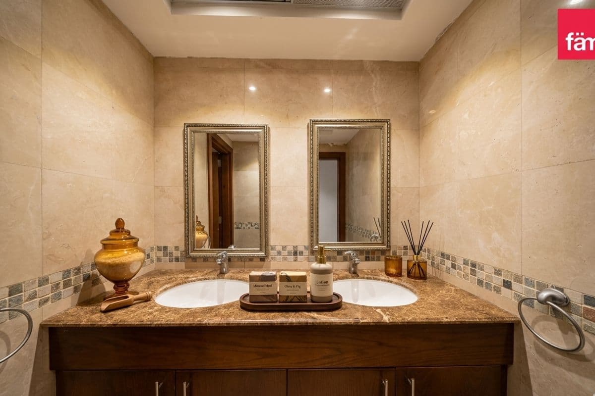5 bedroom penthouse in Sulafa Tower, photograph 10 of 13