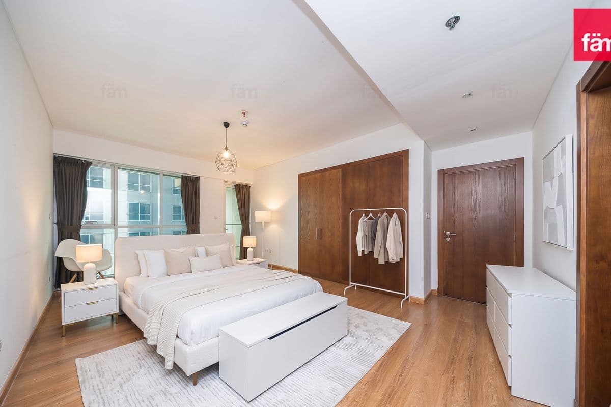 5 bedroom penthouse in Sulafa Tower, photograph 8 of 13