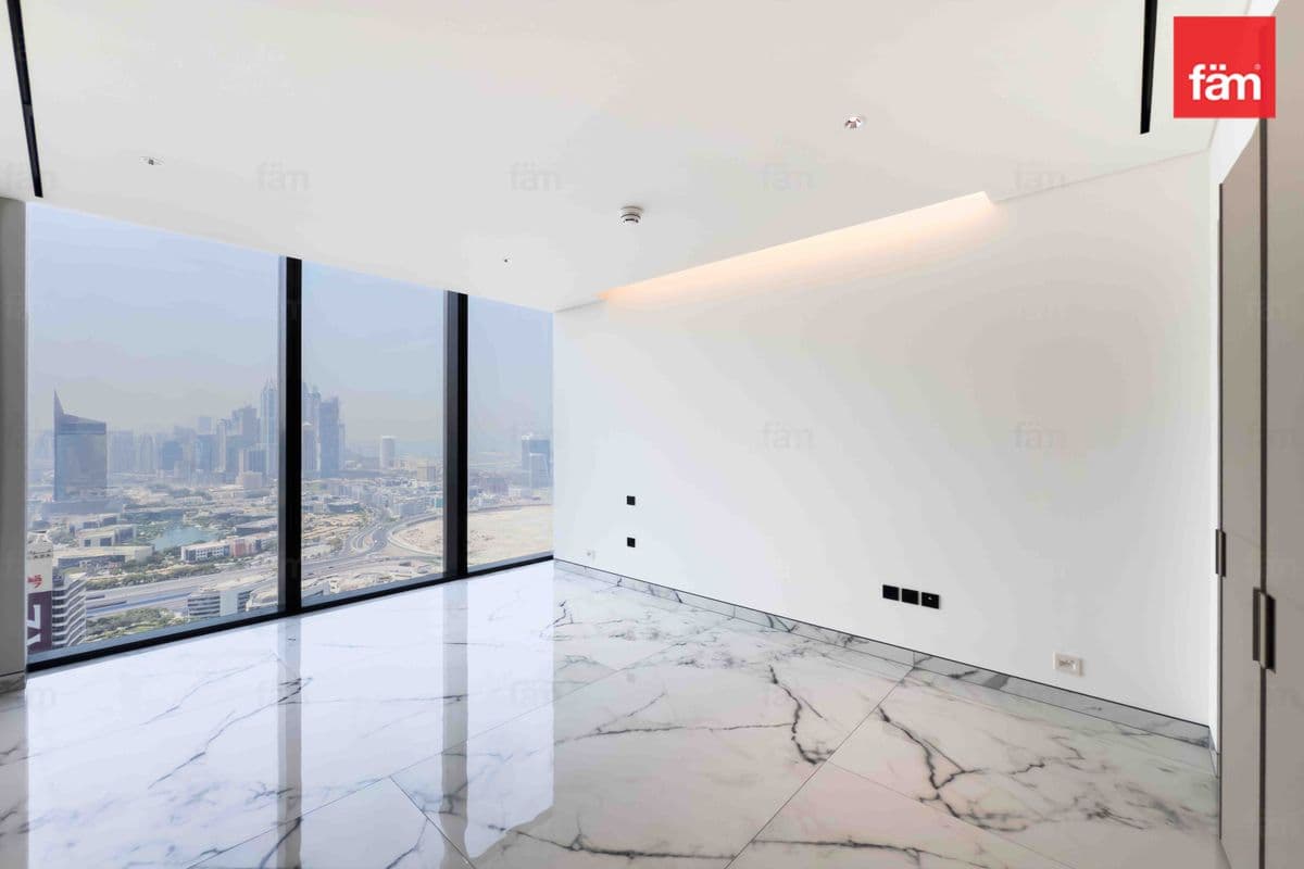 4 bedroom penthouse in The S Tower, photograph 11 of 20