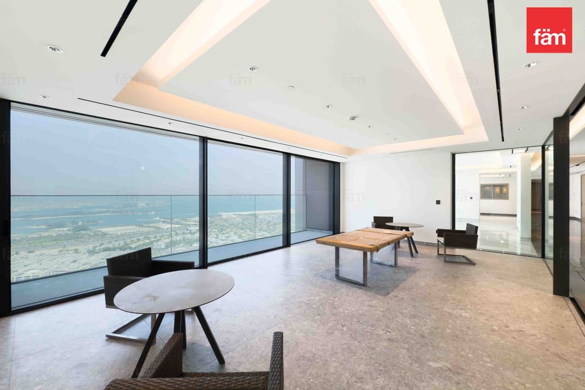 4 bedroom penthouse in The S Tower, photograph 1 of 20