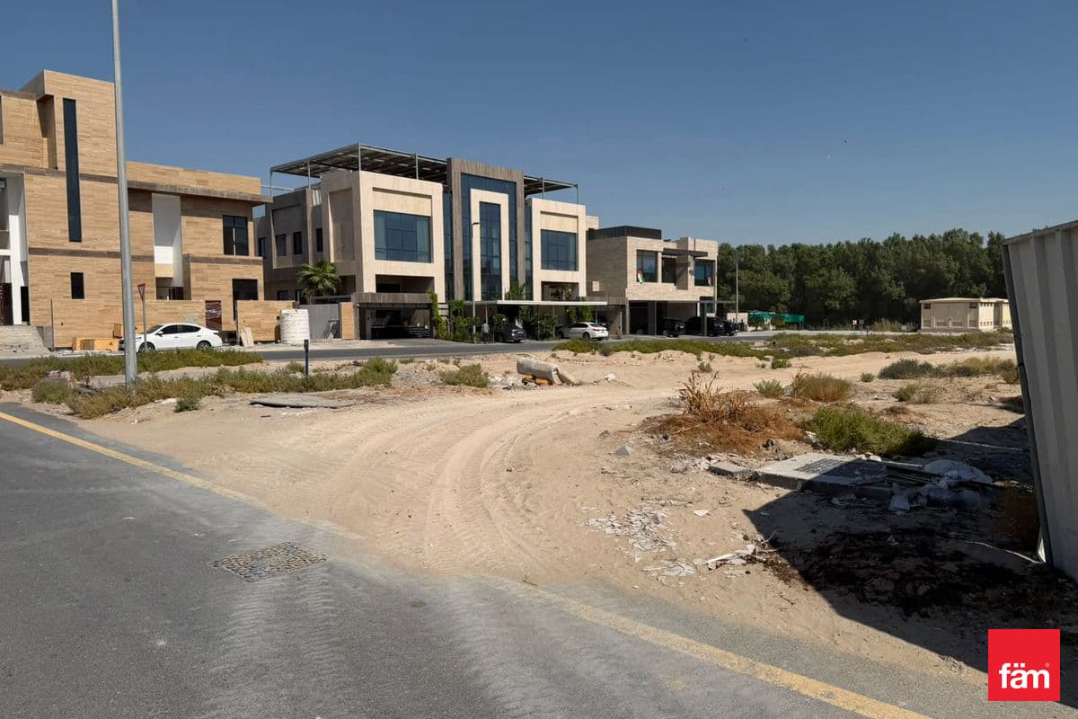 plot-residential in Nad Al Sheba Gardens, photograph 5 of 9
