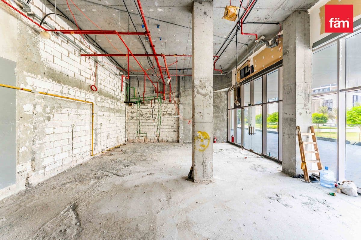 retail in Avanti Tower, photograph 5 of 14