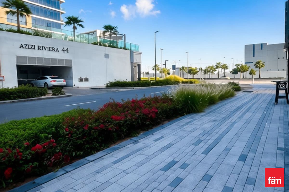 Retail in Azizi Riviera 36
