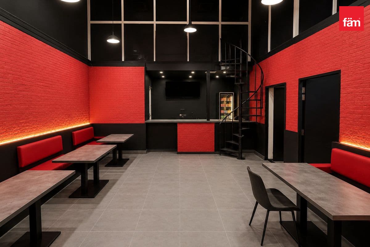 retail in Oxford Tower, photograph 1 of 10