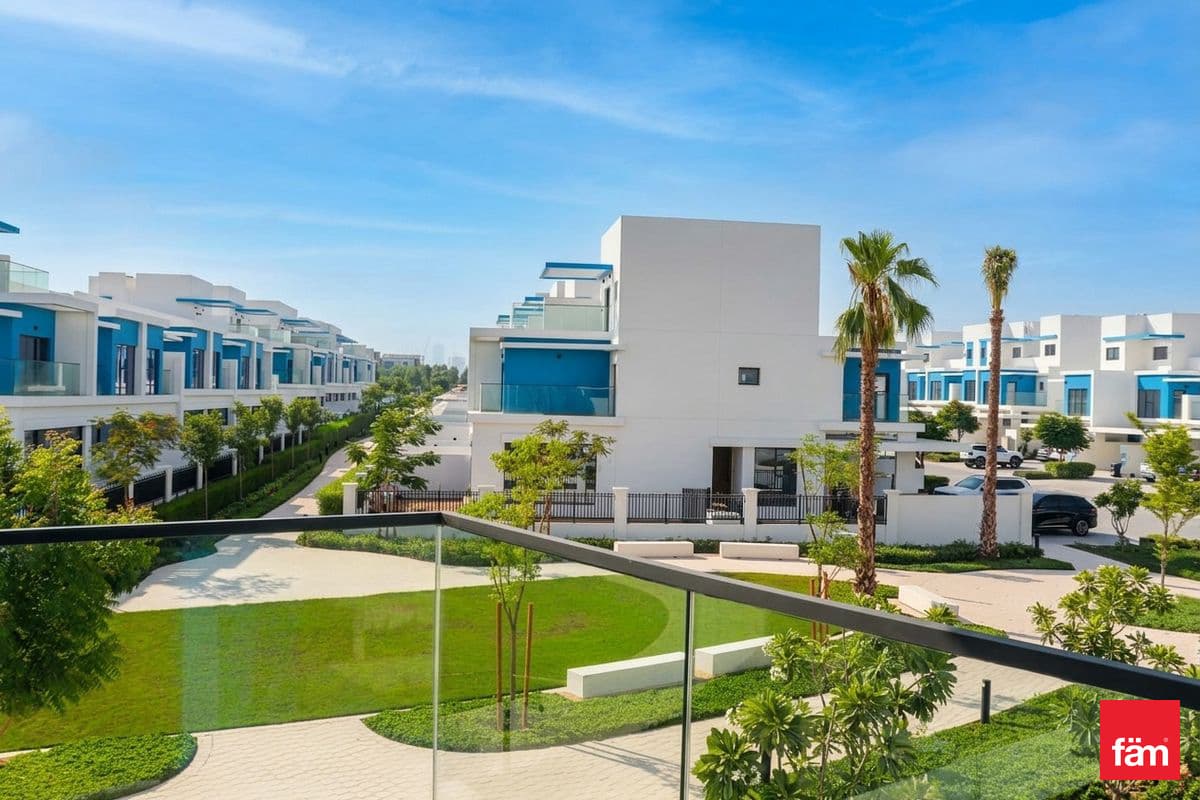 5 bedroom townhouse in DAMAC Lagoons Santorini 2, photograph 11 of 20