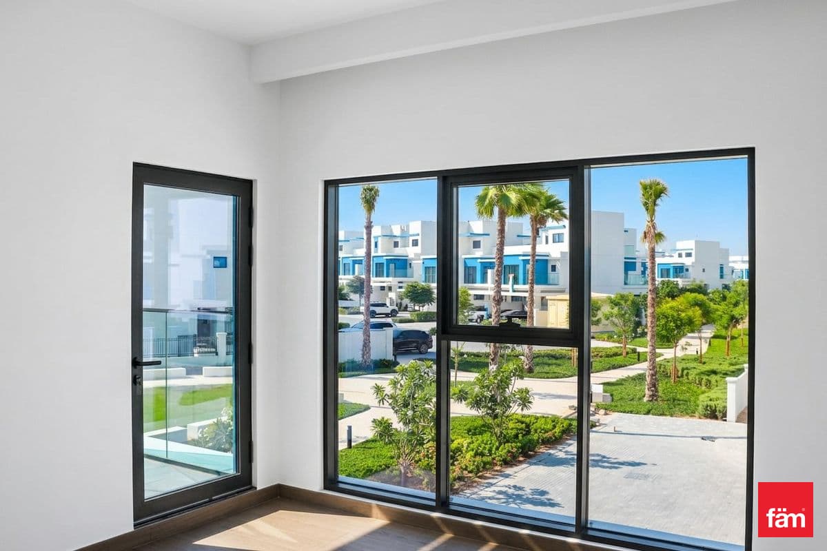 5 bedroom townhouse in DAMAC Lagoons Santorini 2, photograph 19 of 20