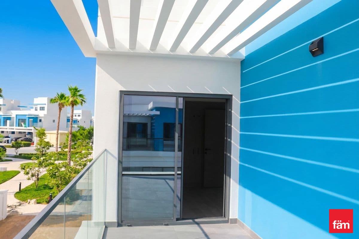 5 bedroom townhouse in DAMAC Lagoons Santorini 2, photograph 13 of 20