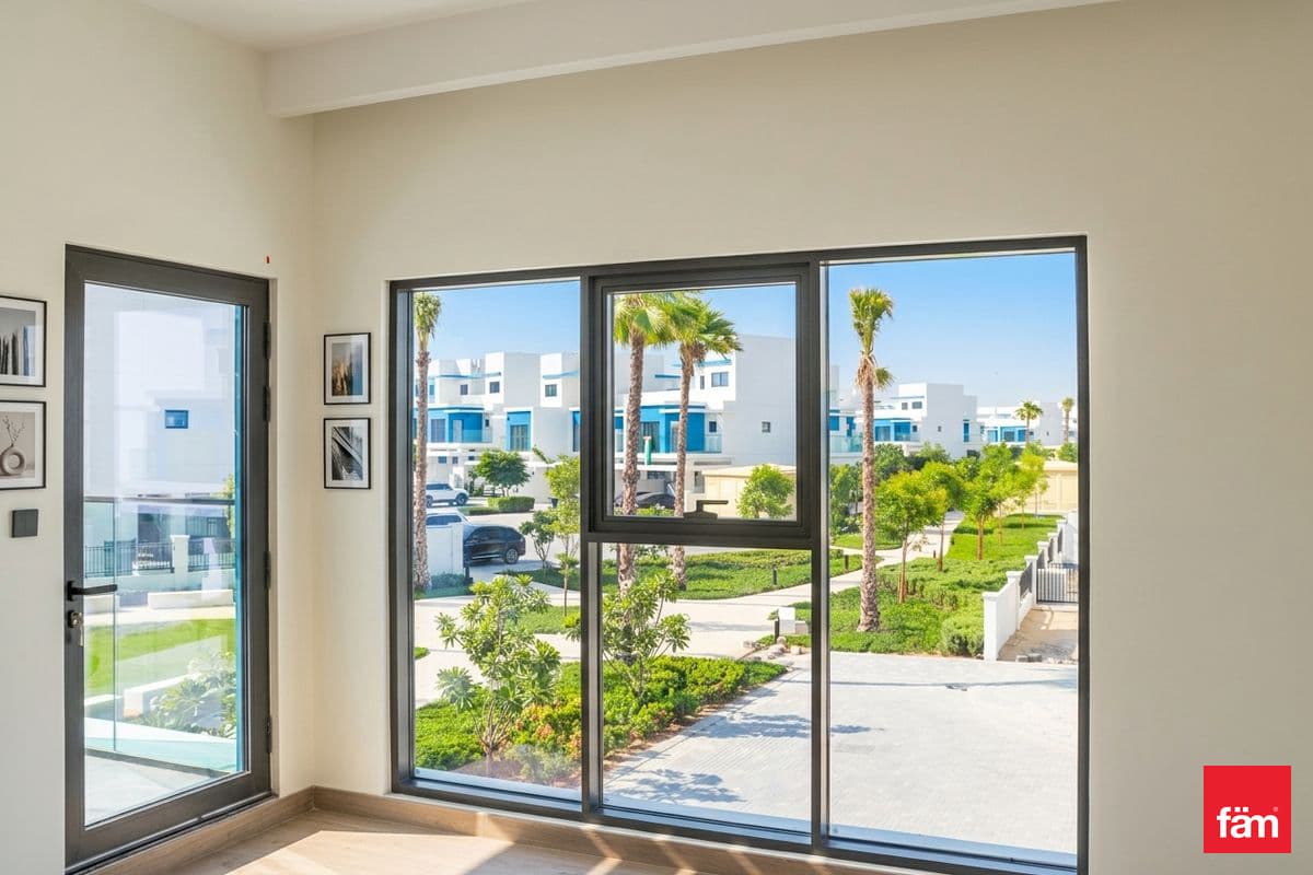 5 bedroom townhouse in DAMAC Lagoons Santorini 2, photograph 17 of 20