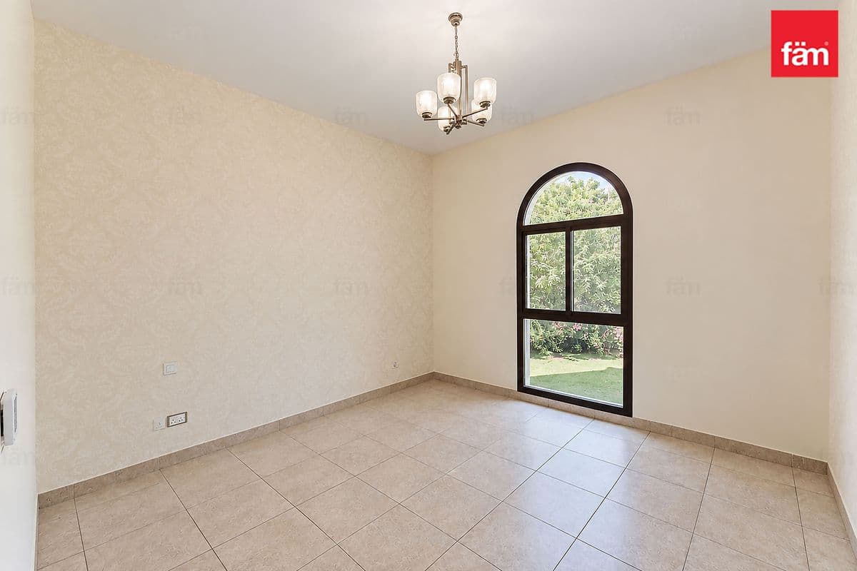4 bedroom townhouse in Al Salam Townhouses, photograph 6 of 20