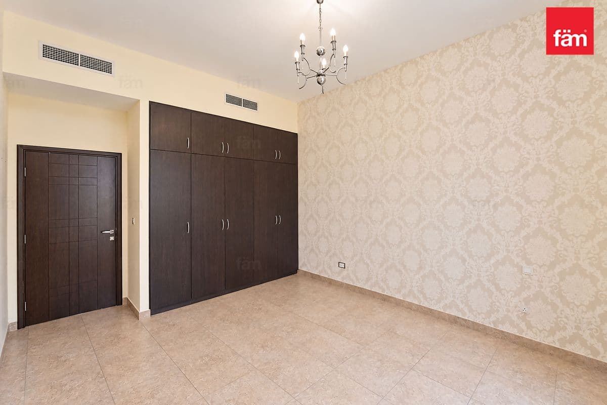 4 bedroom townhouse in Al Salam Townhouses, photograph 18 of 20