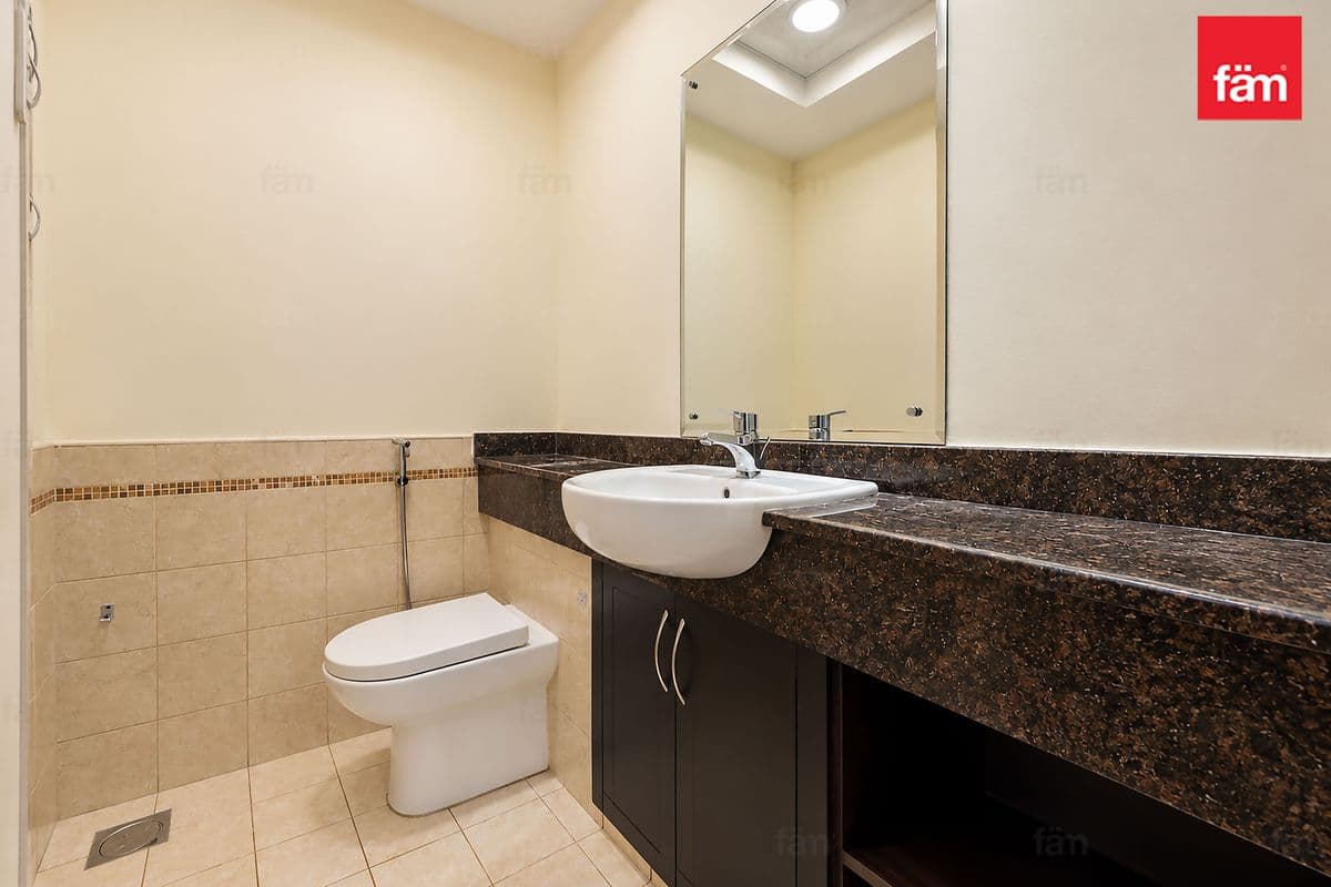 4 bedroom townhouse in Al Salam Townhouses, photograph 19 of 20