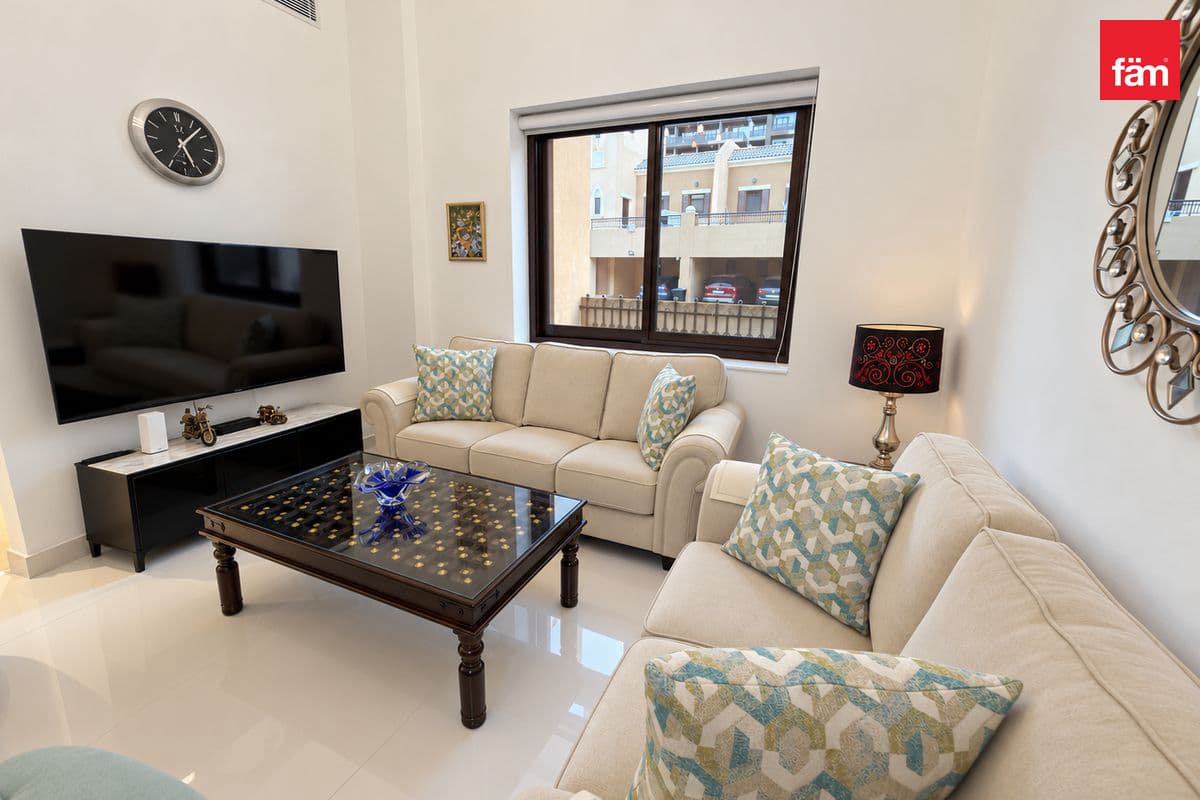 5 bedroom townhouse in Bloomingdale Townhouses, photograph 14 of 20