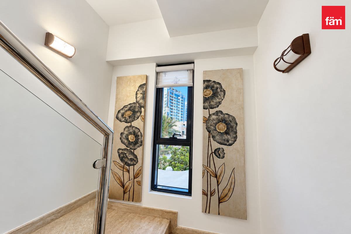 5 bedroom townhouse in Bloomingdale Townhouses, photograph 11 of 20