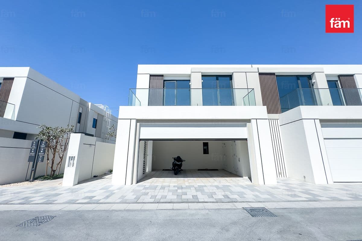 4 bedroom townhouse in C Villas at District One, photograph 1 of 20
