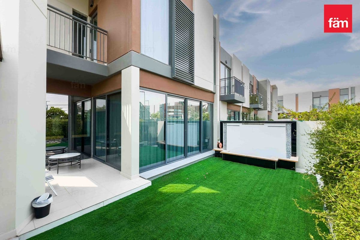 4 bedroom townhouse in Cherrywoods P2, photograph 1 of 20