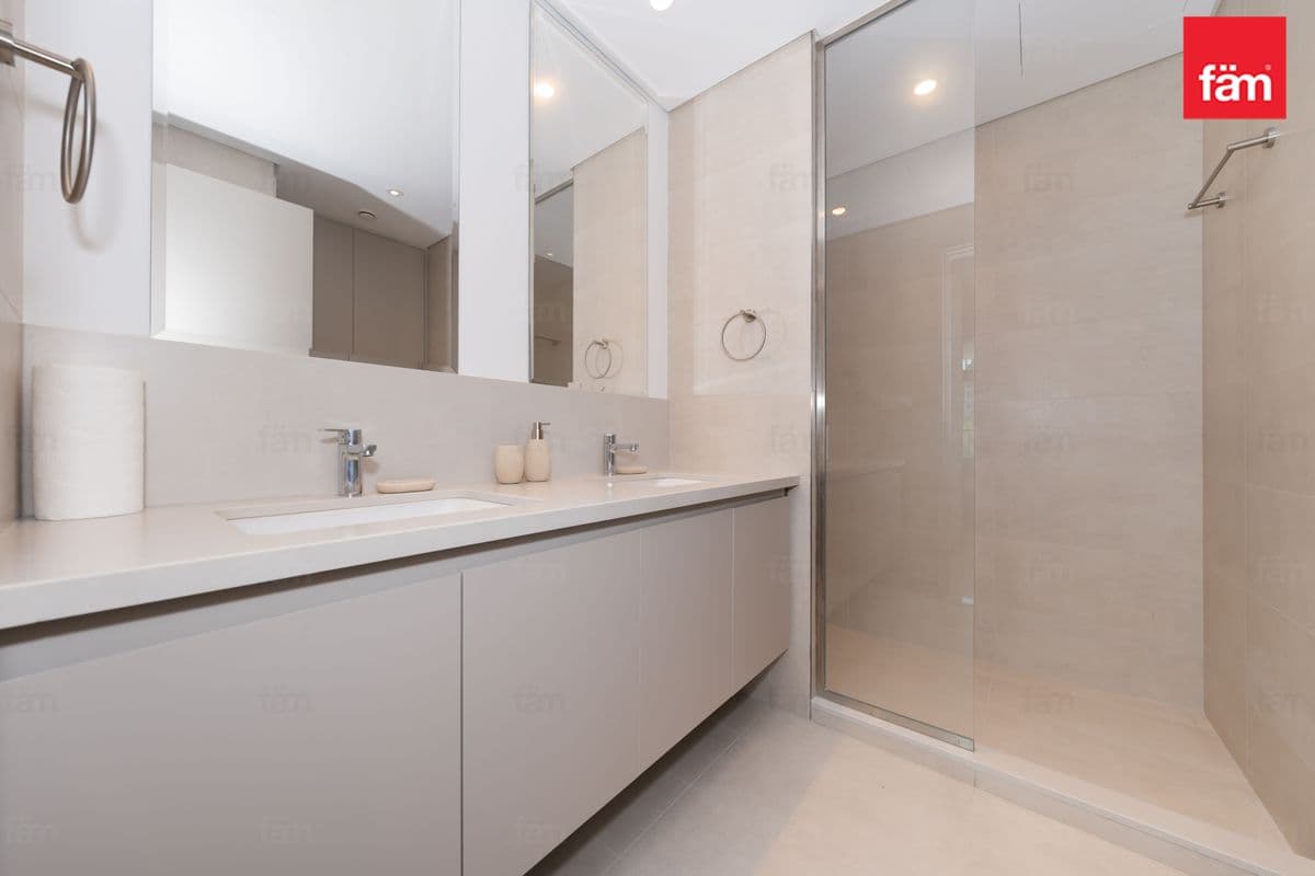3 bedroom apartment in Creek Palace, photograph 16 of 19