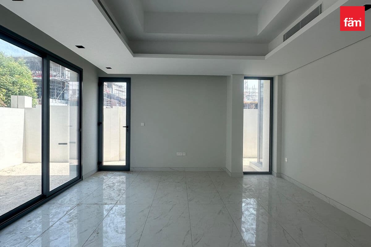 4 bedroom townhouse in Gardenia Townhomes at Wasl Gate, photograph 3 of 20