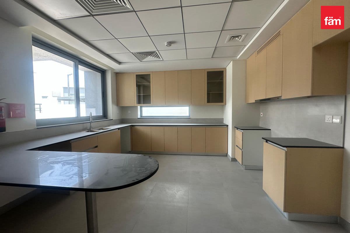 4 bedroom townhouse in Gardenia Townhomes at Wasl Gate, photograph 4 of 20