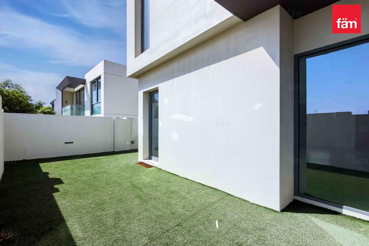 4 bedroom townhouse in Gardenia Townhomes at Wasl Gate, photograph 8 of 20