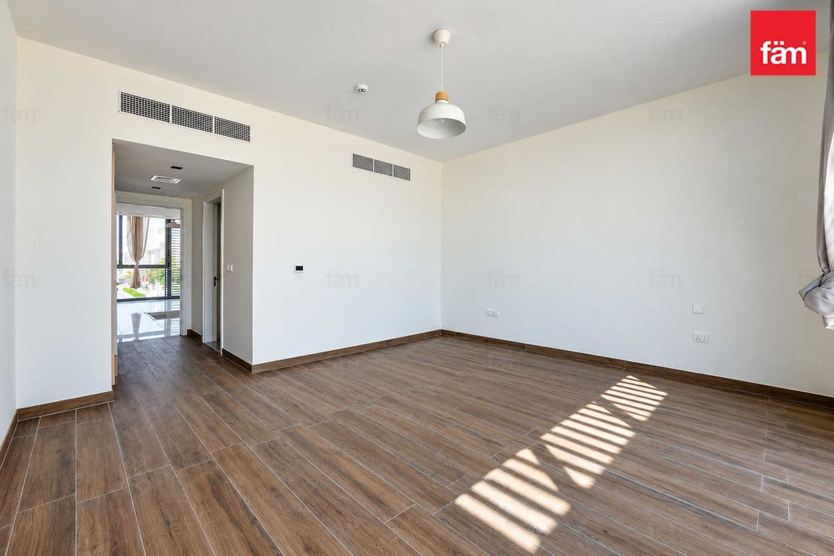4 bedroom townhouse in Gardenia Townhomes at Wasl Gate, photograph 4 of 20
