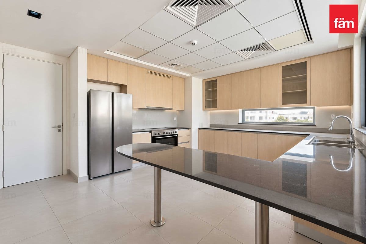 4 bedroom townhouse in Gardenia Townhomes at Wasl Gate, photograph 13 of 20