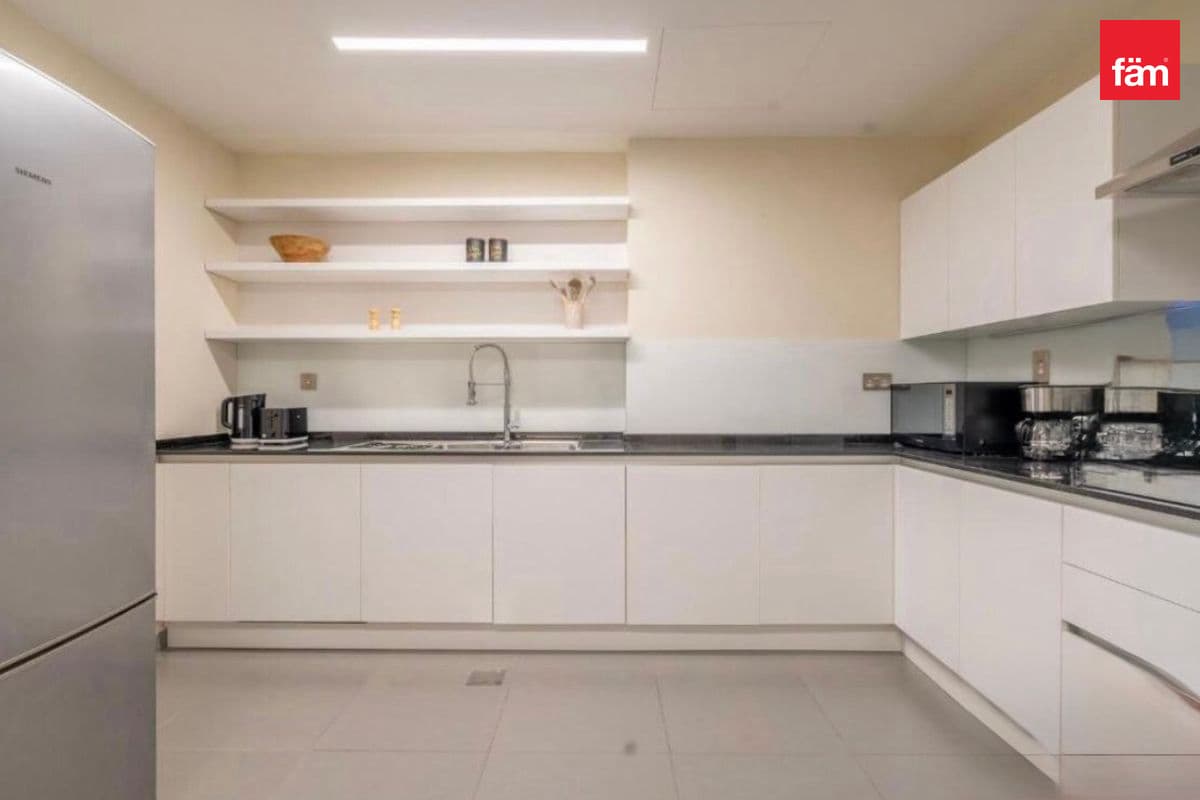 3 bedroom apartment in Golden Mile 1, photograph 5 of 20