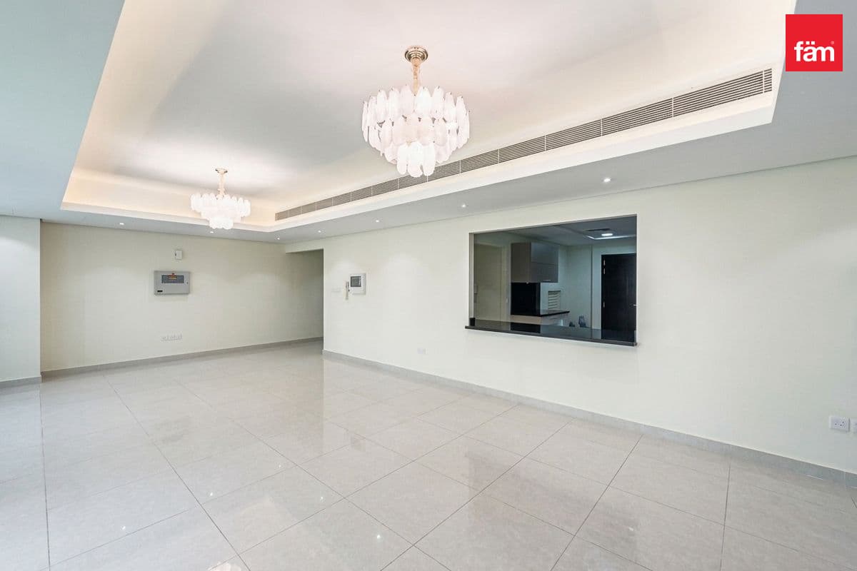4 bedroom townhouse in Grand Views, photograph 5 of 14