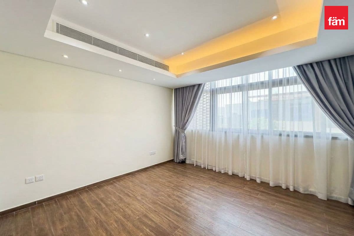 4 bedroom townhouse in Grand Views, photograph 7 of 14