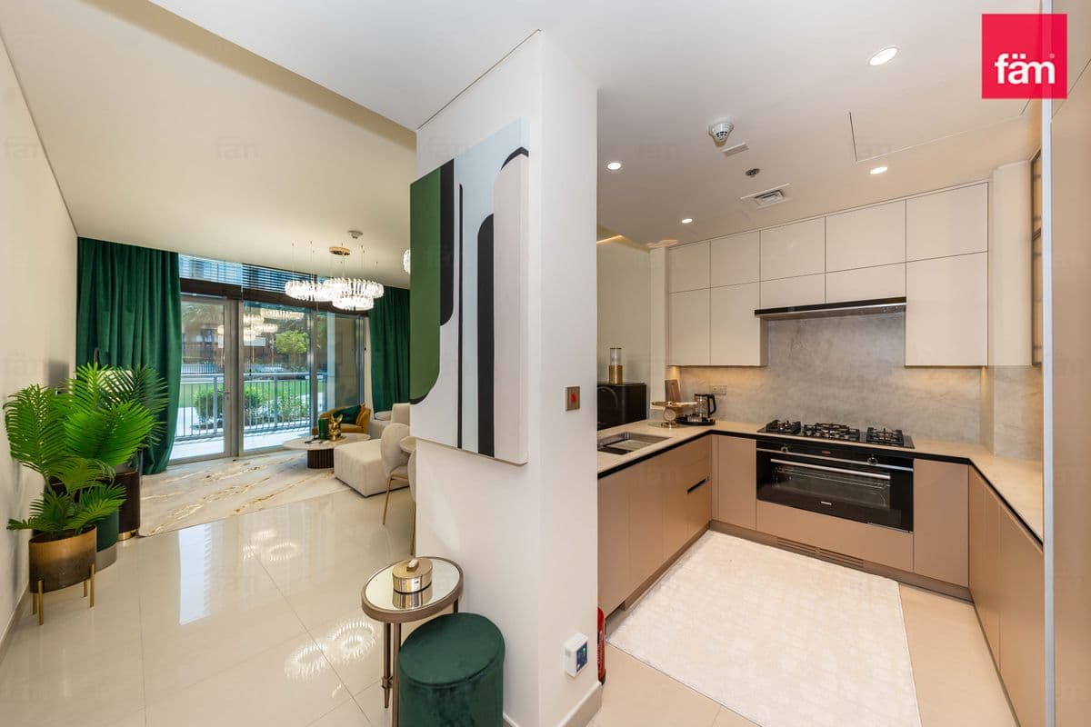 3 bedroom townhouse in Harbour Views Podium, photograph 6 of 20