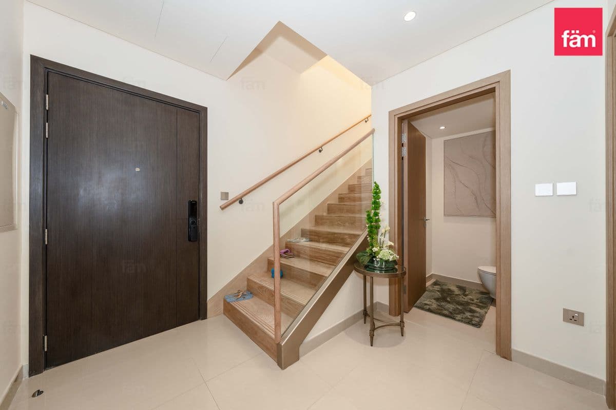 3 bedroom townhouse in Harbour Views Podium, photograph 9 of 20