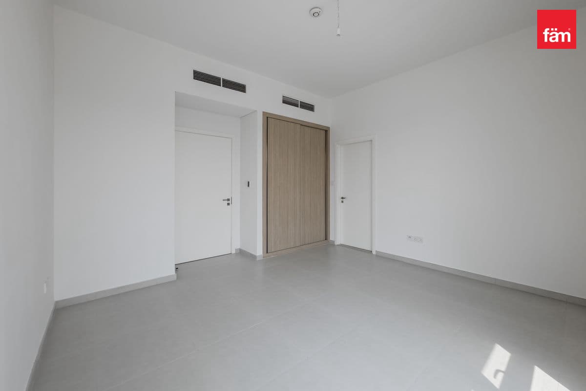 4 bedroom townhouse in Jebel Ali Village Townhouses - Phase 3, photograph 8 of 20