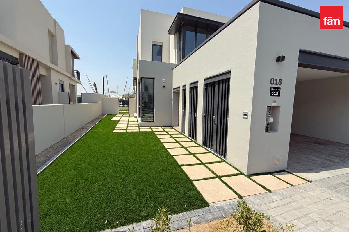 4 bedroom townhouse in Jebel Ali Village Townhouses - Phase 3, photograph 5 of 20
