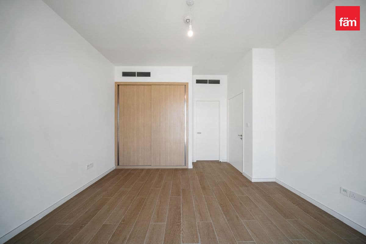 4 bedroom townhouse in Jebel Ali Village Townhouses - Phase 3, photograph 10 of 20