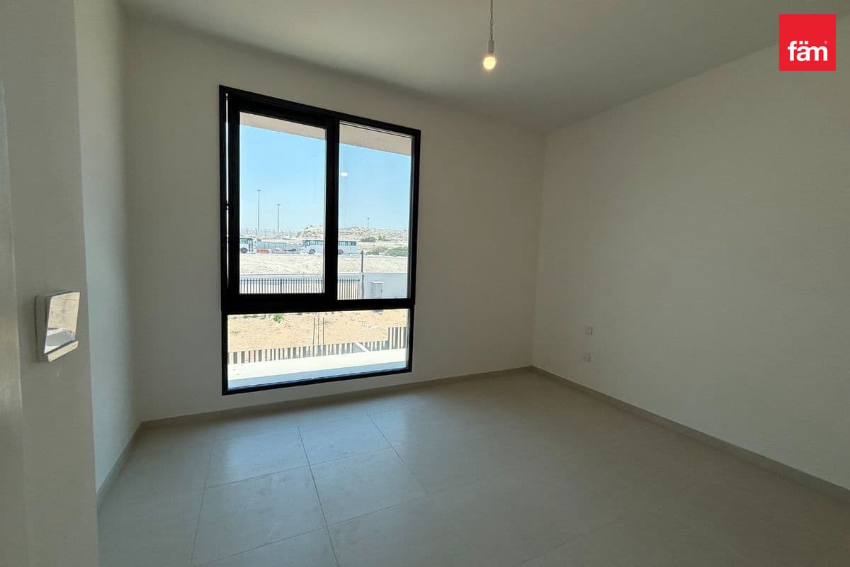 4 bedroom townhouse in Jebel Ali Village Townhouses - Phase 3, photograph 14 of 20