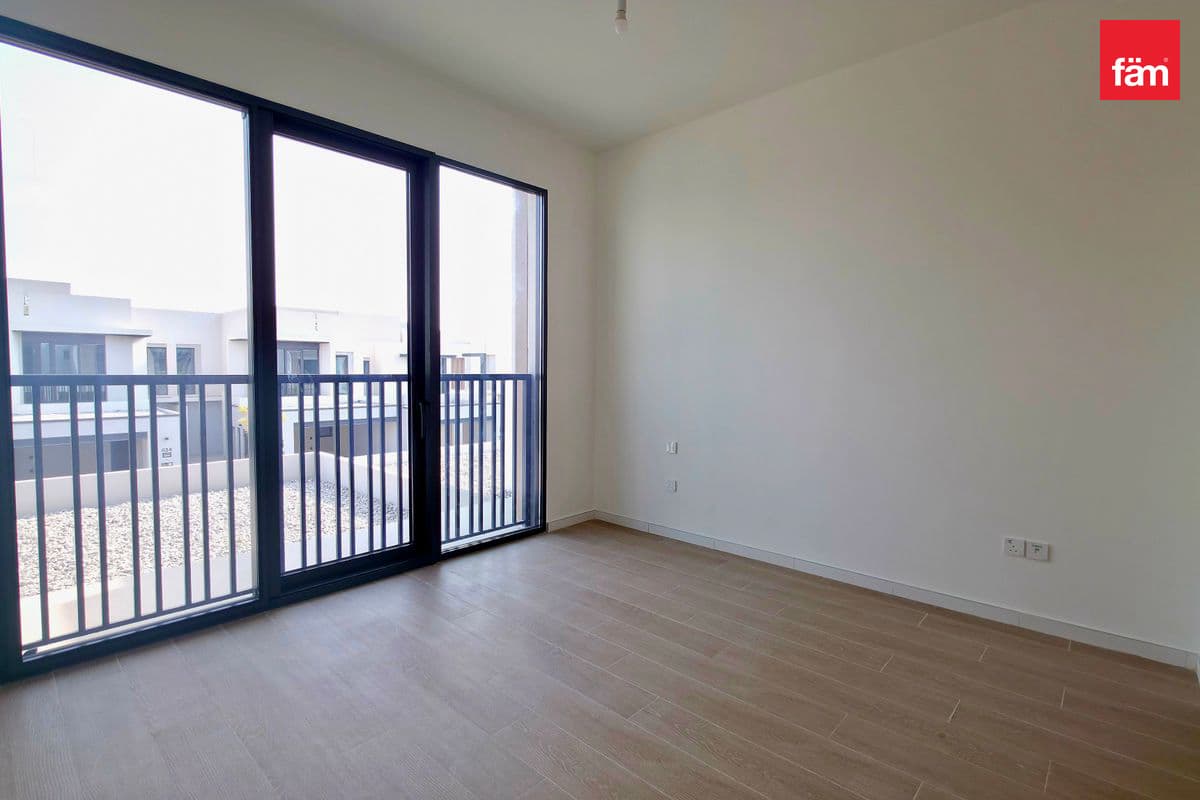 4 bedroom townhouse in Jebel Ali Village Townhouses Phase 1, photograph 14 of 20