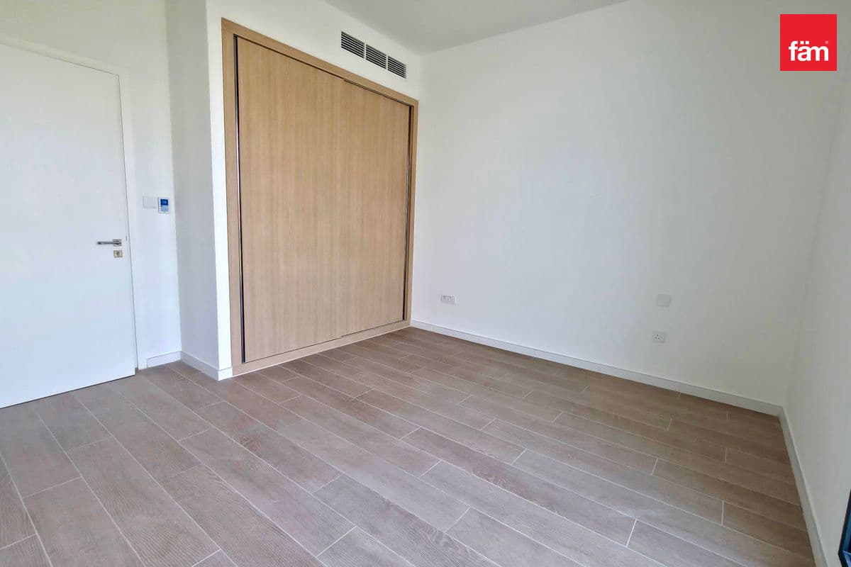4 bedroom townhouse in Jebel Ali Village Townhouses Phase 1, photograph 11 of 20