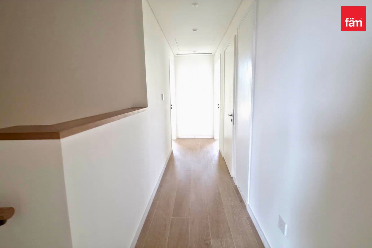 4 bedroom townhouse in Jebel Ali Village Townhouses Phase 1, photograph 5 of 20