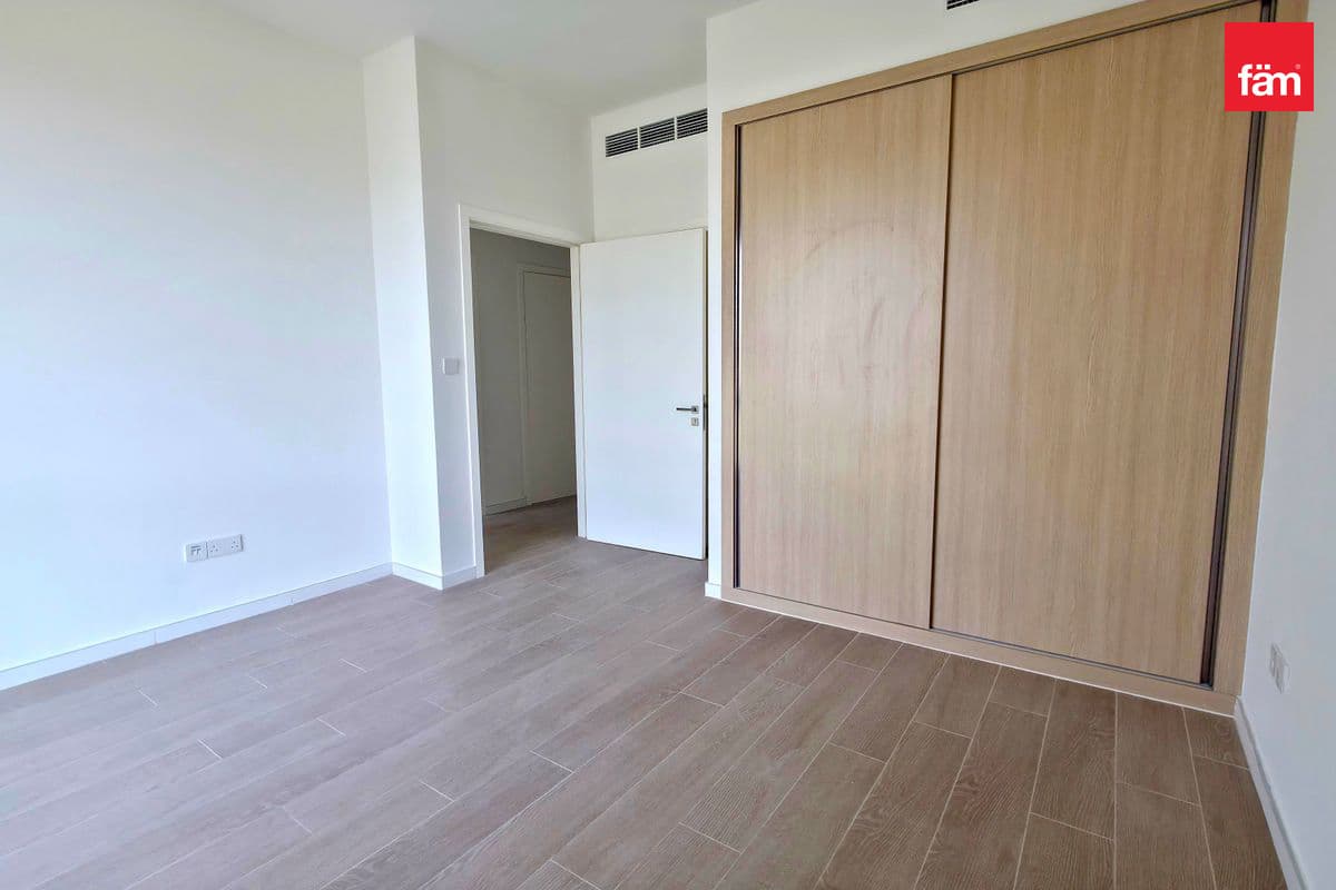 4 bedroom townhouse in Jebel Ali Village Townhouses Phase 1, photograph 16 of 20