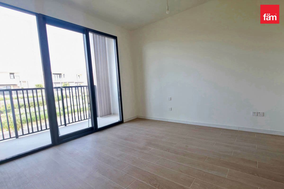 4 bedroom townhouse in Jebel Ali Village Townhouses Phase 1, photograph 4 of 20