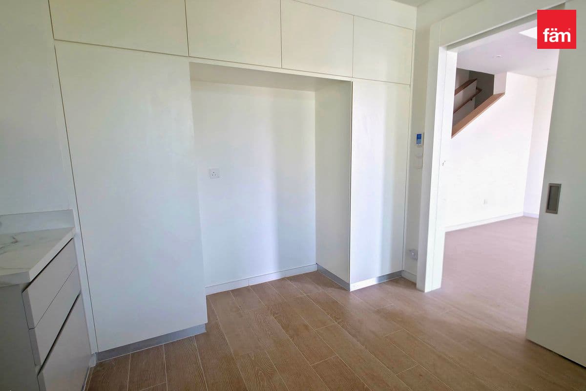 4 bedroom townhouse in Jebel Ali Village Townhouses Phase 1, photograph 17 of 20