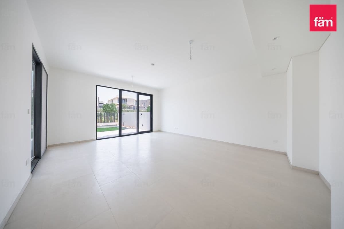 4 bedroom townhouse in Jebel Ali Village Townhouses Phase 1, photograph 6 of 20