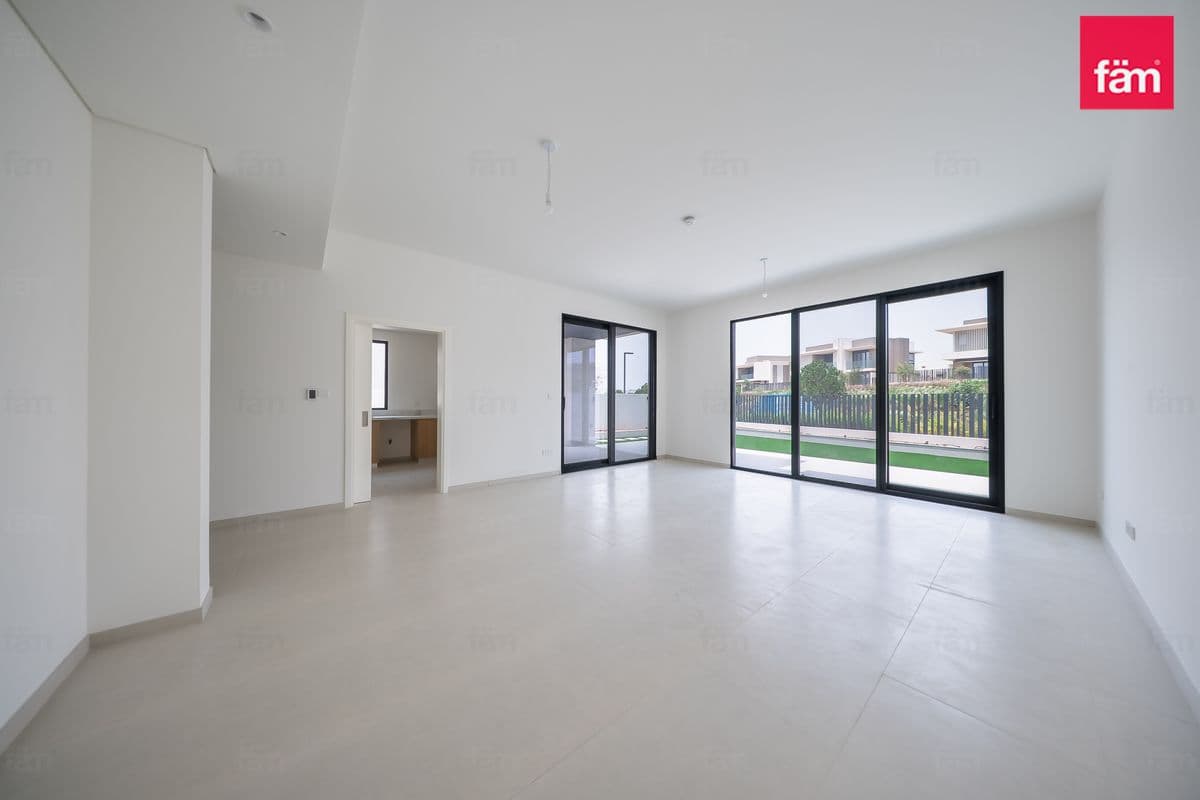 4 bedroom townhouse in Jebel Ali Village Townhouses Phase 1, photograph 7 of 20