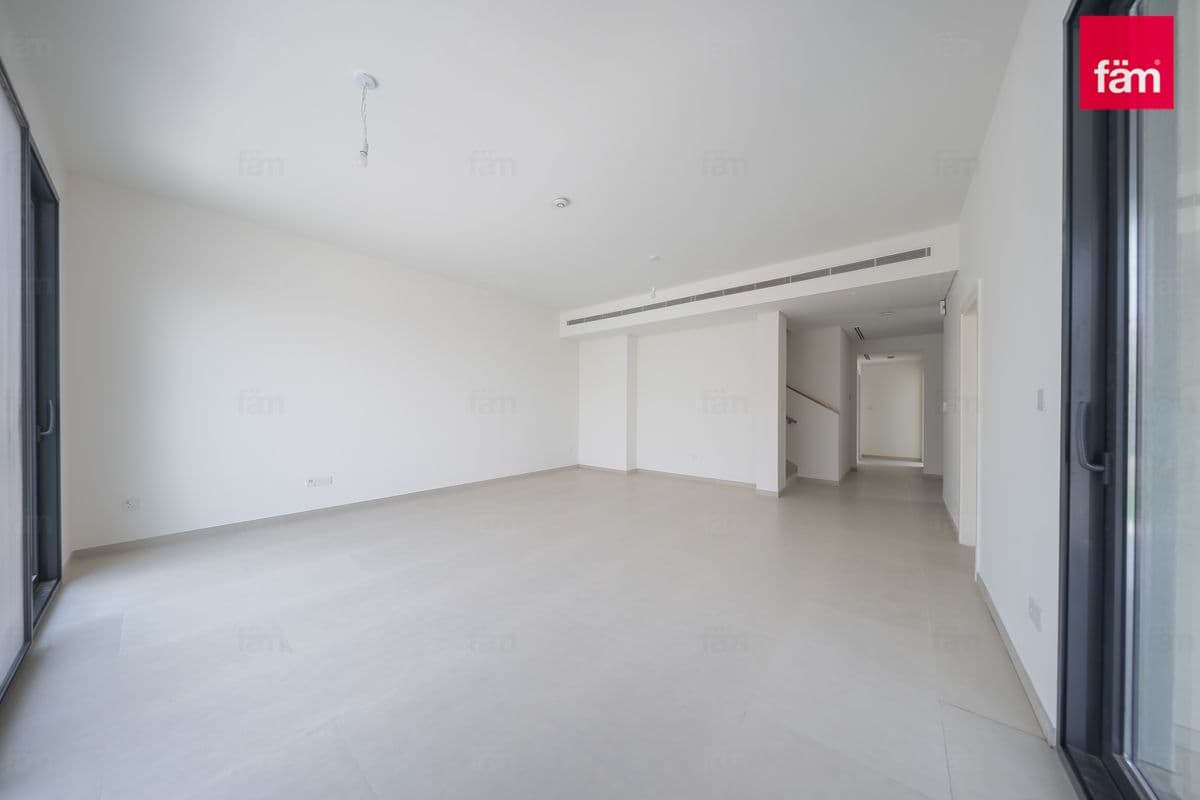 4 bedroom townhouse in Jebel Ali Village Townhouses Phase 1, photograph 15 of 20