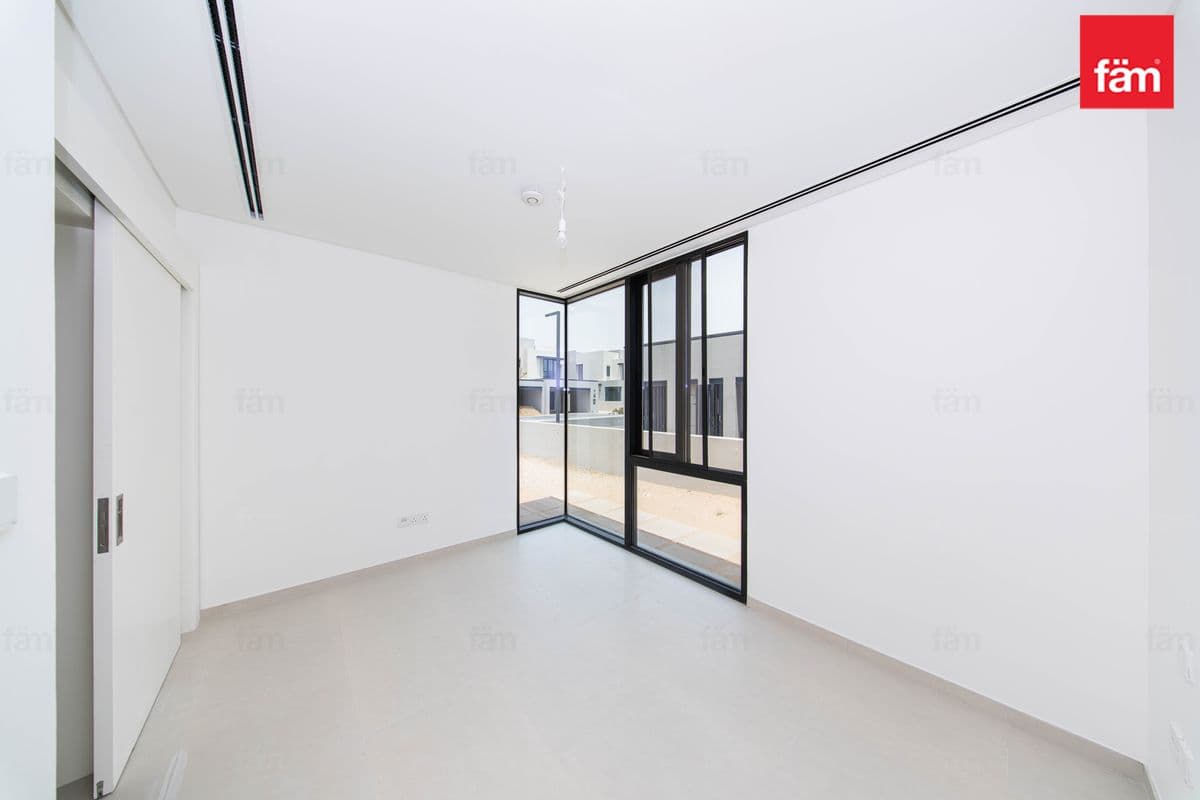 4 bedroom townhouse in Jebel Ali Village Townhouses Phase 1, photograph 13 of 20